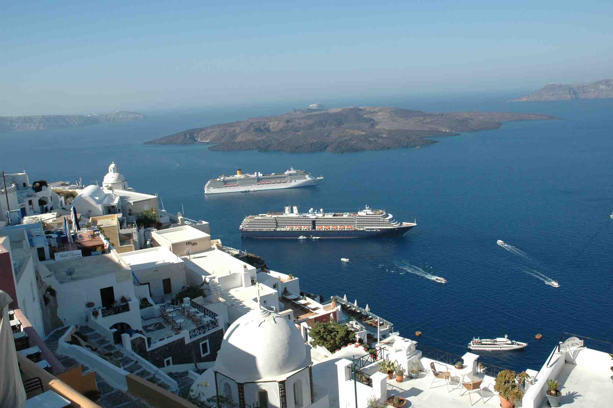 DW | Προς νέο ρεκόρ ο ελληνικός τουρισμός το 2018